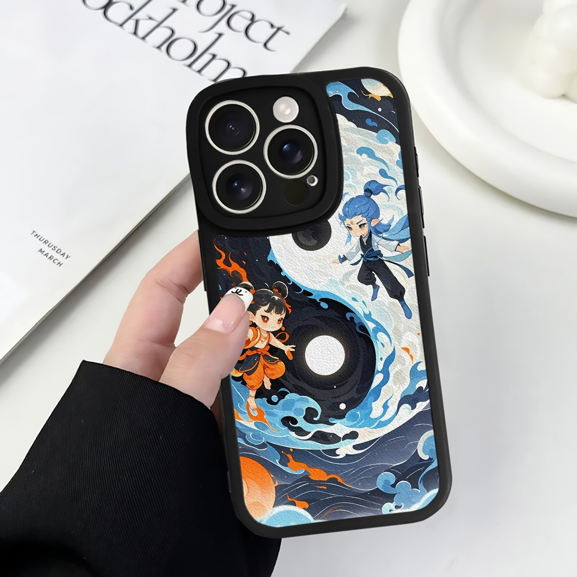 （画像用） Ne Zha 2 ナタ 魔童の大暴れ 【iPhone 16シリーズ対応】シリコンスマホケース（レザー調） 材質：シリコン